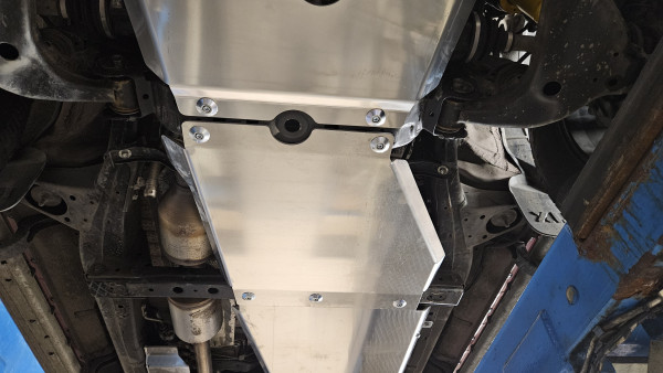Kryt pod převodovku Hilux 16+ (2)