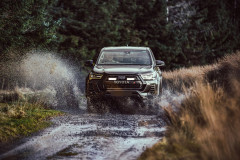 Sada LAZER pro Toyota Hilux GR Sport Triple-R 750 (2)