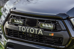 Sada LAZER pro Toyota Hilux GR Sport Triple-R 750 (4)