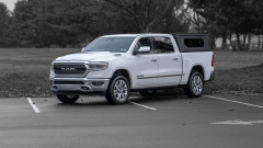 Alu-Cab Contour Hardtop hliníkový s okny Dodge RAM 1500 5,5" 2009+ (4)